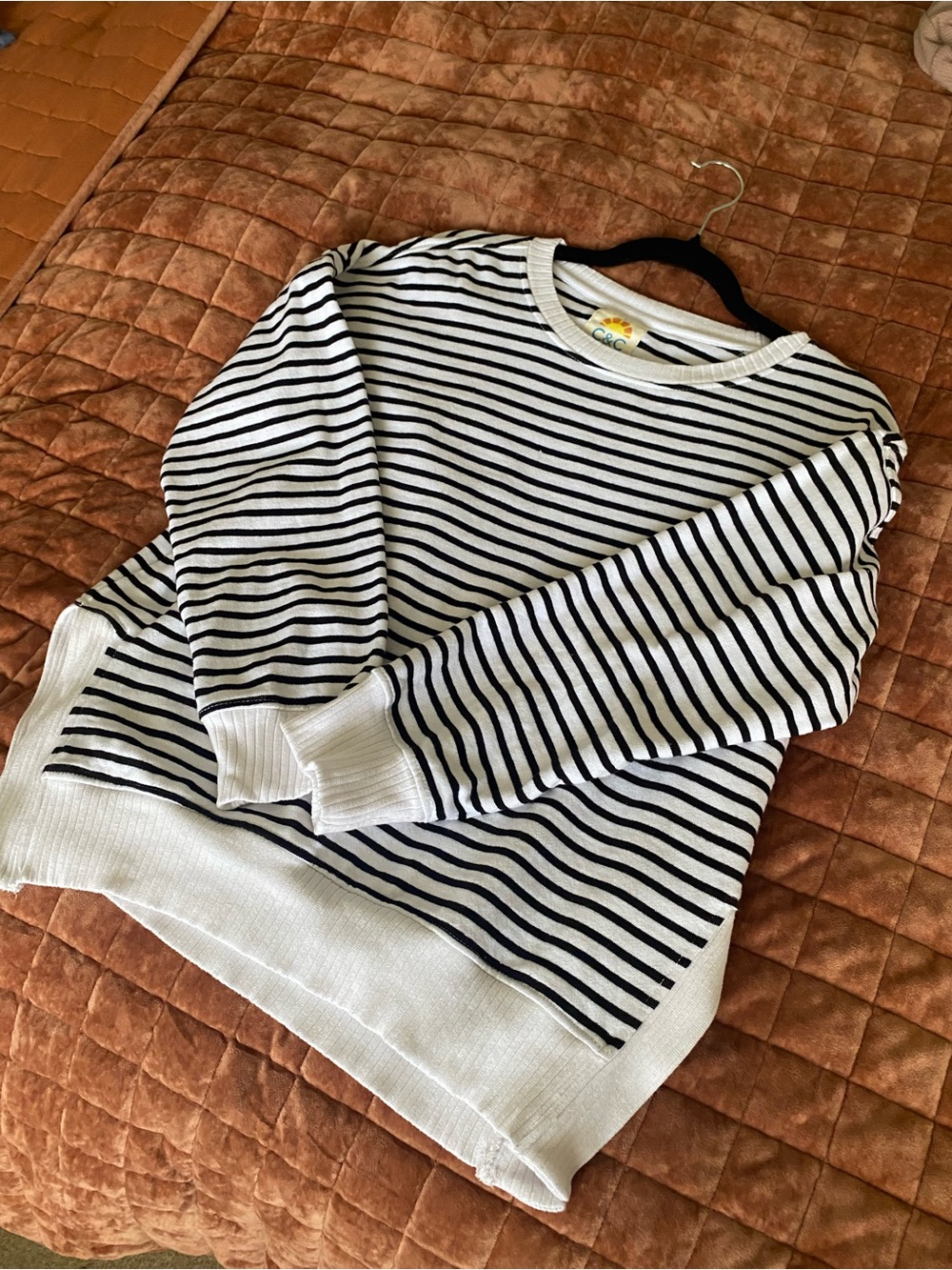 C&C California Black & White Striped Knit Sweatshirt Pullover Size Medium